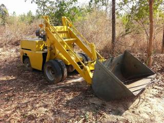 ขายรถตัก สภาพพร้อมใช้งาน ราคา110,000 สนใจโทร 090-8588220 093-3258446